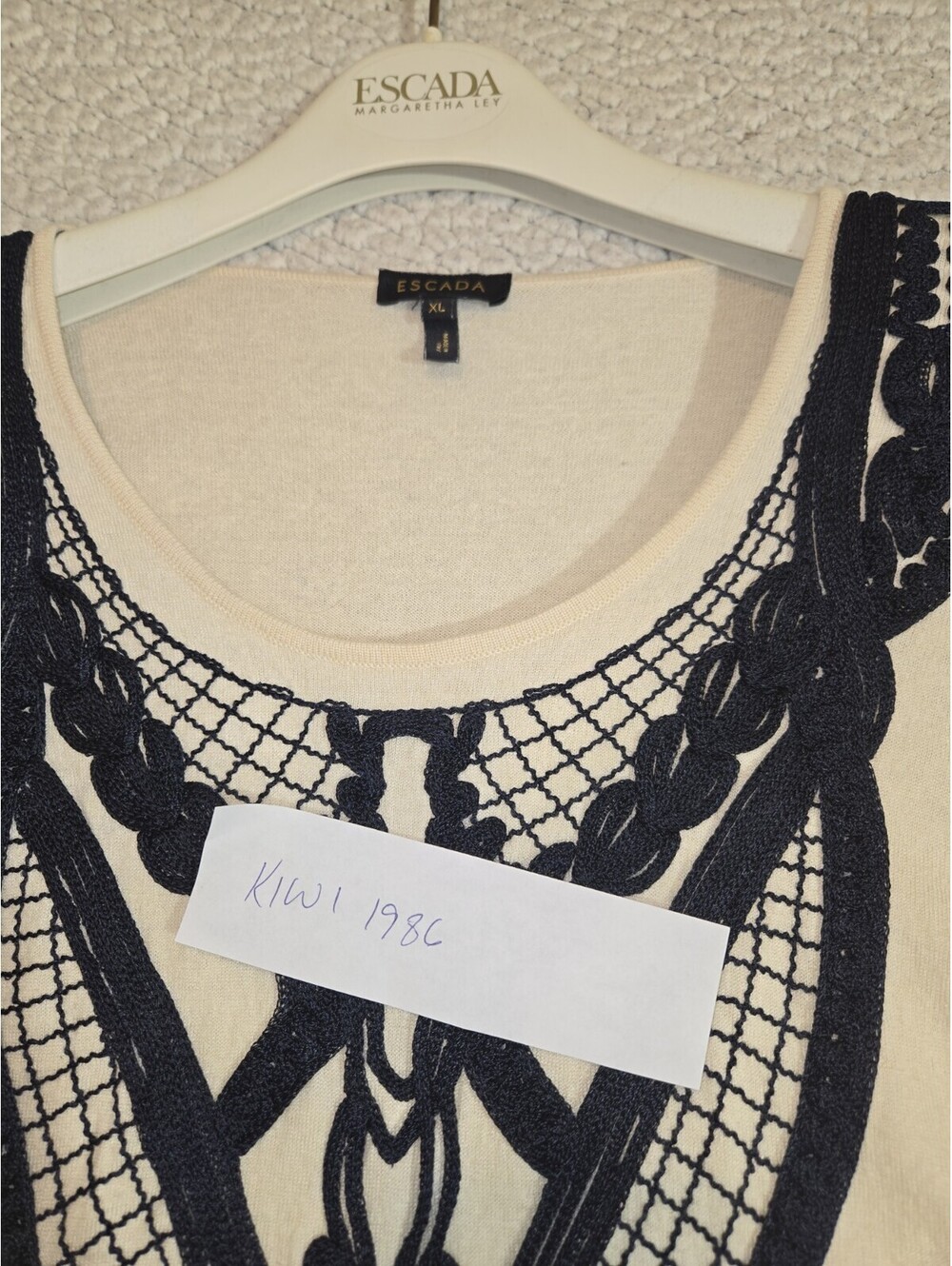 Escada Wool/silk Pullover Sweater Embellished Black Lace Applique Pleated... - Picture 10 of 10